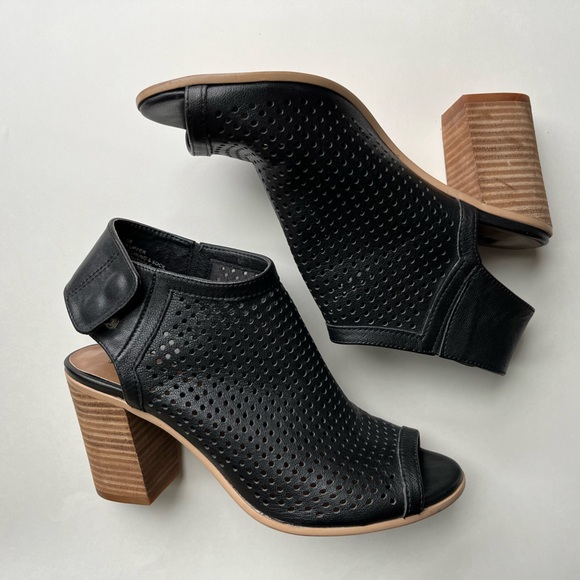 Steven Steve Madden Leather Perforated Open Toe Heel Ankle Booties Sandals 7.5 - Picture 1 of 12